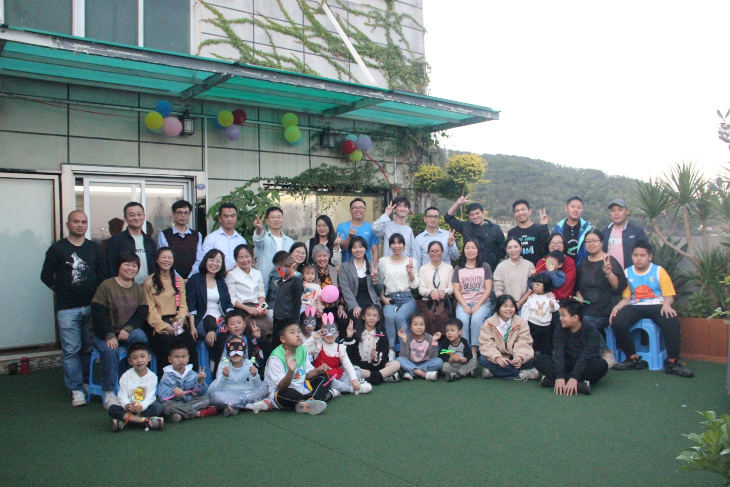 E:\lys\工作\綜合部\公司重大活動、新聞\2023.11.28 家庭開放日&八十分大賽\網(wǎng)站\合照.JPG